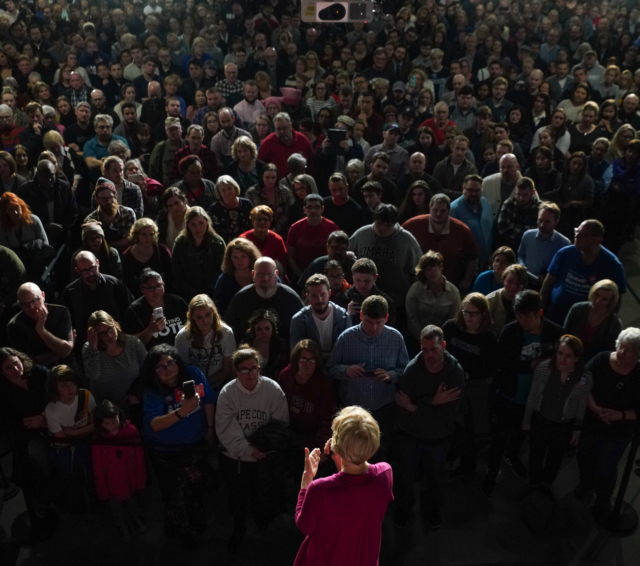 Elizabeth Warren speaking to a crowd